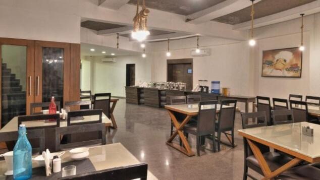 Om Sanctuary Resort By Pinks Hospitality Rupawati Exterior photo